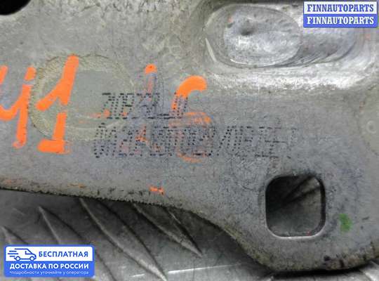 Петля капота на Mercedes-Benz E (W212)