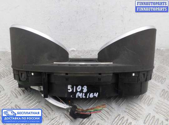 Щиток приборов на Mercedes-Benz ML (W164)