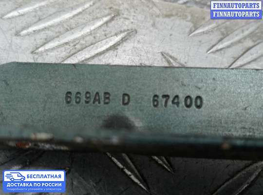 Петля капота на Chrysler Pacifica