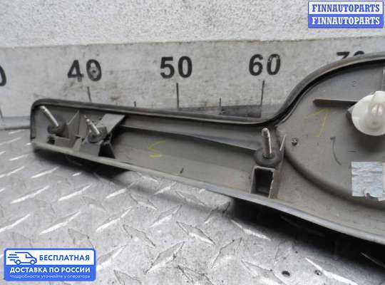 Планка подсветки номера на Toyota Camry XV40