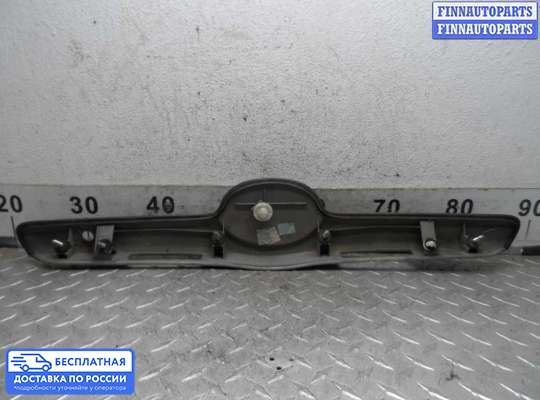 Планка подсветки номера на Toyota Camry XV40