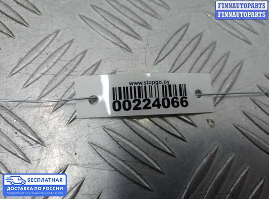 Петля капота на Volkswagen Touareg I (7L)