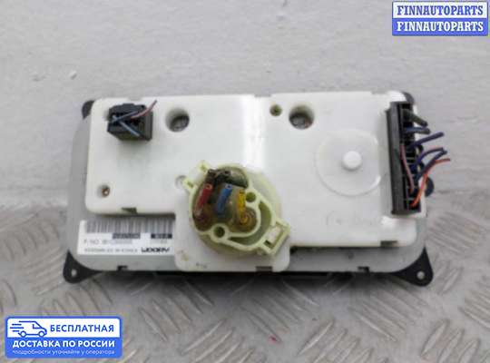 Блок управления печкой на Jeep Cherokee II / Liberty (KJ)
