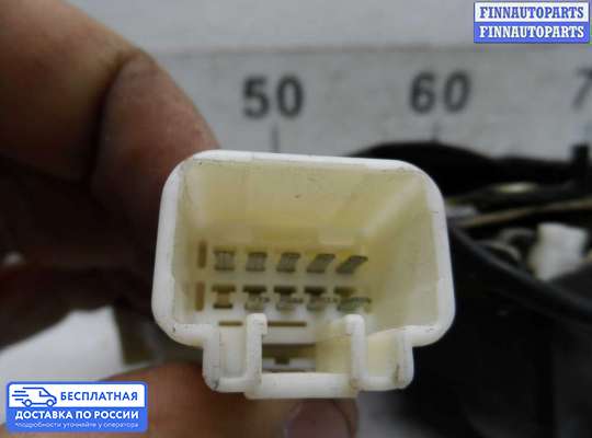 Замок боковой двери на Toyota Harrier II (U30W)