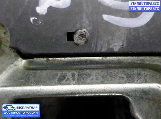 Замок боковой двери на Mercedes-Benz C (W203)