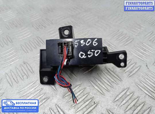 Кнопки на Infiniti Q50 (V37)