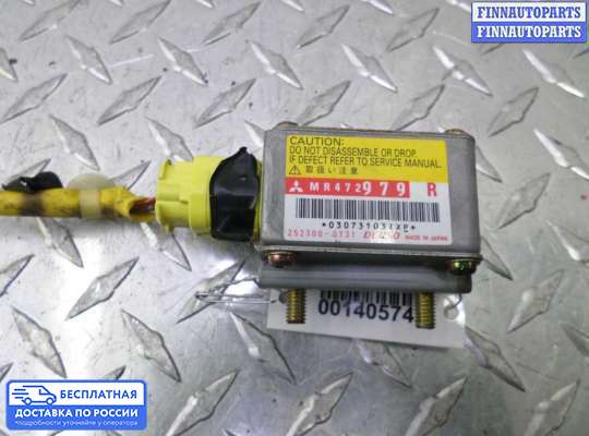 Датчик удара (Airbag) на Mitsubishi Pajero III