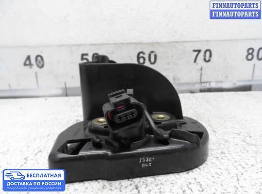 Замок боковой двери на Volkswagen Transporter T5
