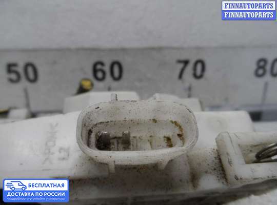 Замок боковой двери на Toyota Avensis I (T220)