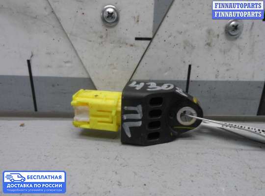 Датчик удара (Airbag) на Toyota Camry XV50