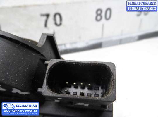 Замок боковой двери на Opel Insignia