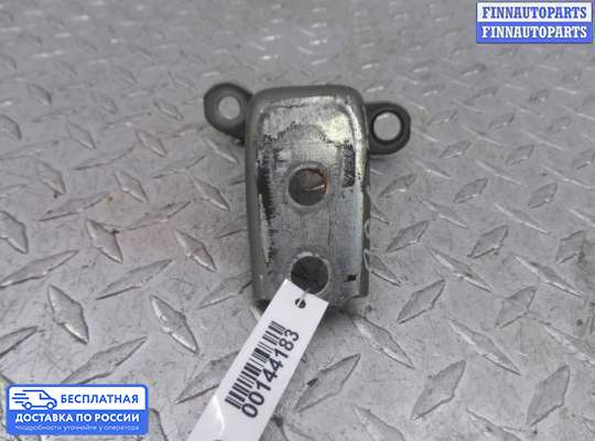 Петля двери на Honda CR-V III (RE)
