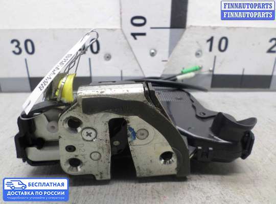 Замок боковой двери на Toyota Sienna II