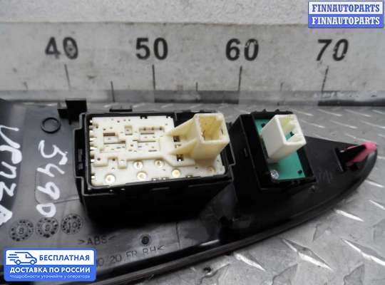 Блок управления стеклоподъёмниками на Toyota Venza (GV10)