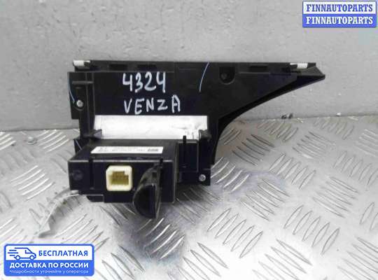 Блок управления печкой на Toyota Venza (GV10)