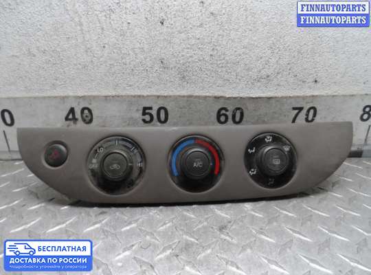 Блок управления печкой на Toyota Camry XV30