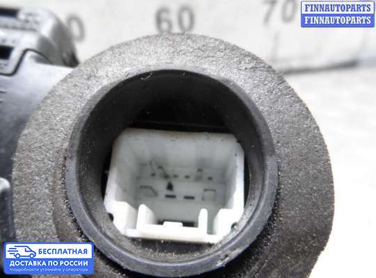 Замок боковой двери на Toyota Camry XV40