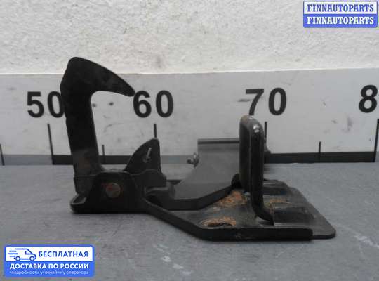 Замок капота на Volkswagen Touareg I (7L)