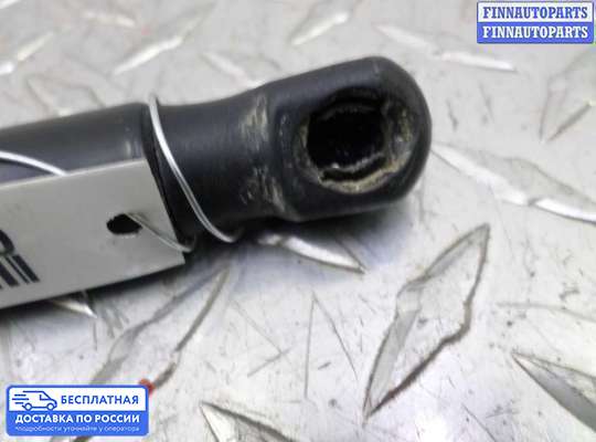 Амортизатор капота на Mercedes-Benz C (W204)