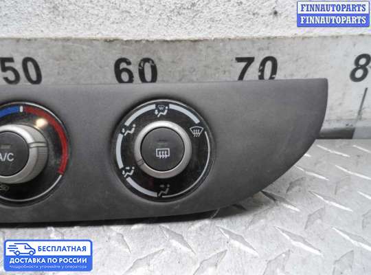 Блок управления печкой на Toyota Camry XV30
