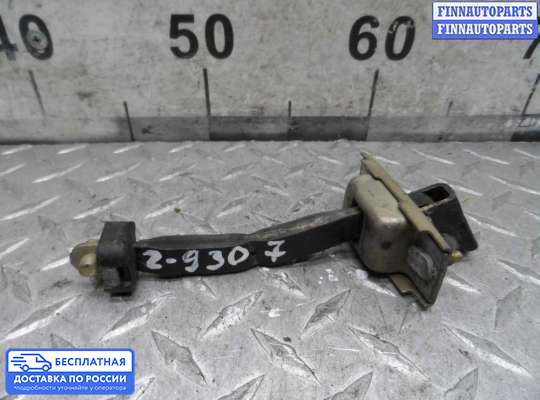 Ограничитель двери на Toyota Camry XV30