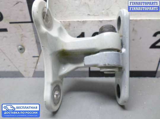 Петля двери на Mercedes-Benz CLA (C117)