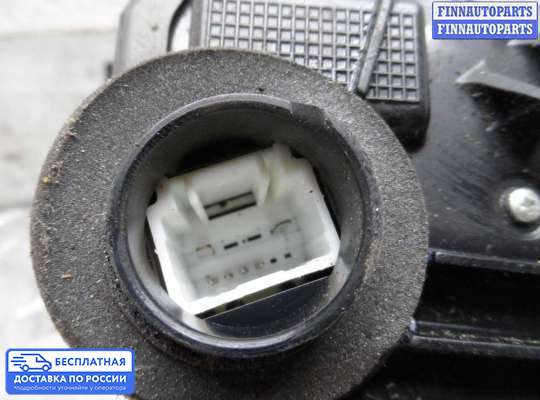 Замок боковой двери на Toyota Camry XV40