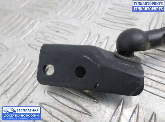 Амортизатор крышки багажника на Infiniti FX I (S50)