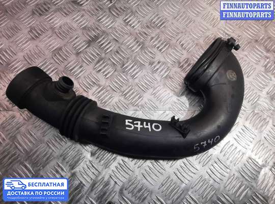 Гофра (патрубок) воздушного фильтра на Volkswagen Transporter T5