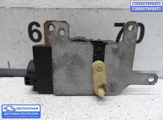 Моторчик заслонки печки на Nissan Primera (P11)