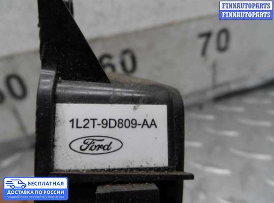 Кнопки на Ford Explorer III (U152)