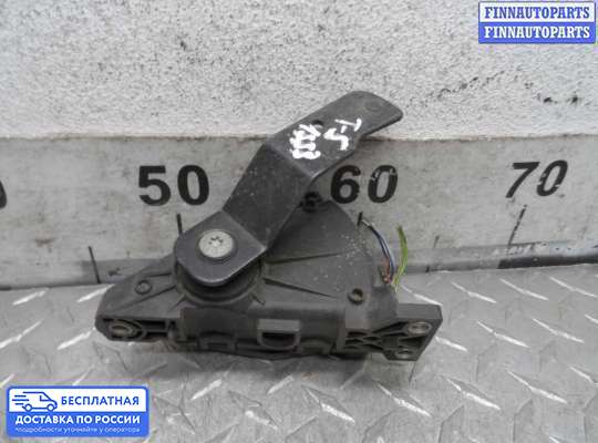 Педальный узел (педаль) на Volkswagen Transporter T5