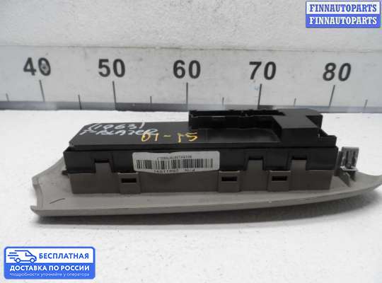 Блок управления стеклоподъёмниками на Chevrolet Trailblazer I (GMT800)