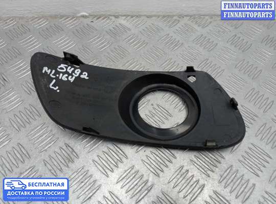 Решетка (заглушка) бампера на Mercedes-Benz ML (W164)