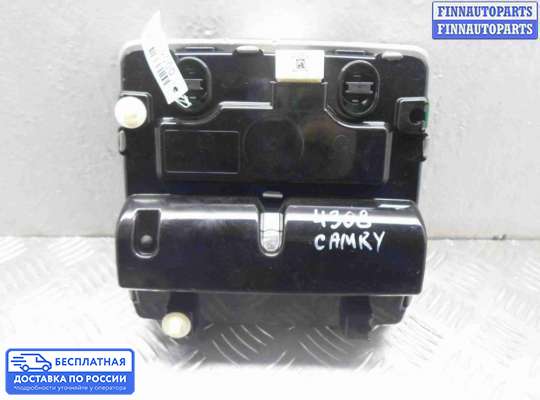 Фонарь салона (плафон) на Toyota Camry XV50