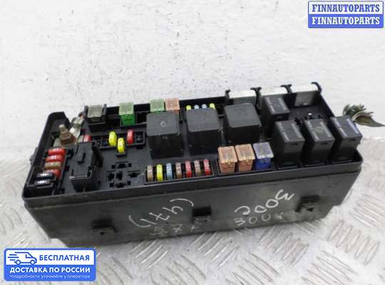 Блок предохранителей на Chrysler 300C I (LX)