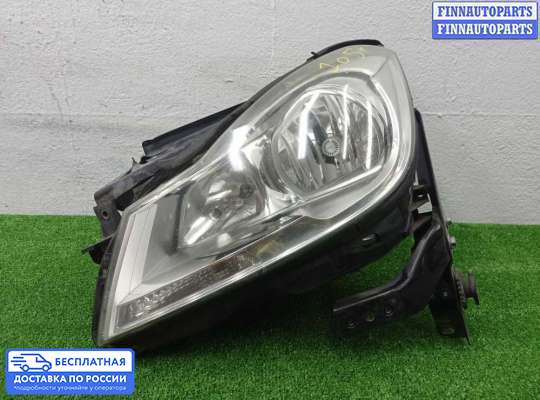 Фара передняя на Mercedes-Benz C (W204)