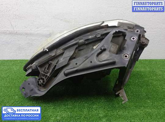 Фара передняя на Mercedes-Benz C (W204)