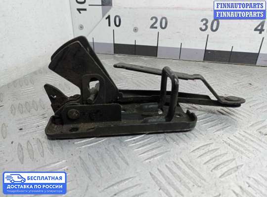 Замок капота на Volkswagen Phaeton (3D)