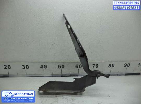 Петля капота на Volvo XC90