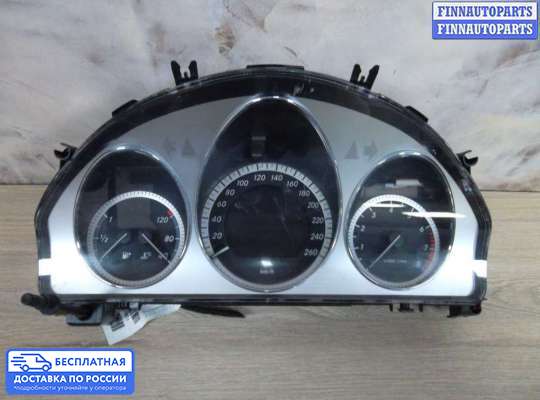 Щиток приборов на Mercedes-Benz C (W204)