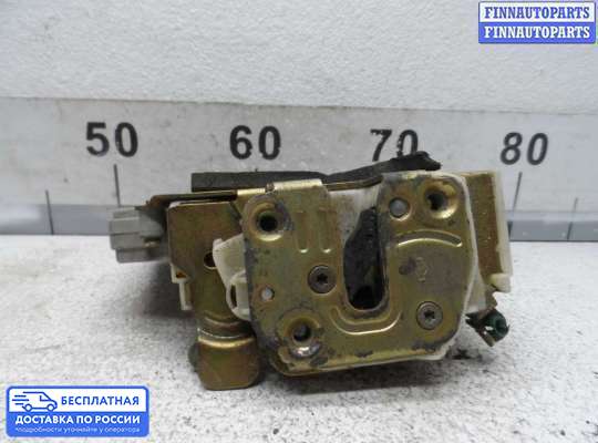 Замок боковой двери на Nissan Primera (P11)