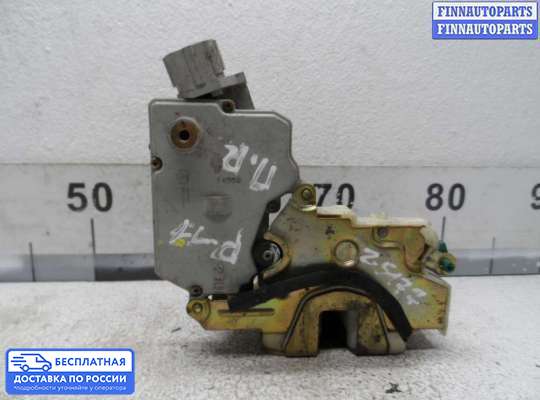 Замок боковой двери на Nissan Primera (P11)