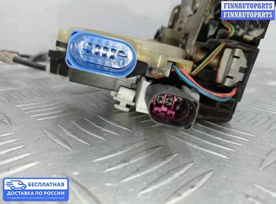 Замок боковой двери на Volkswagen Touareg I (7L)