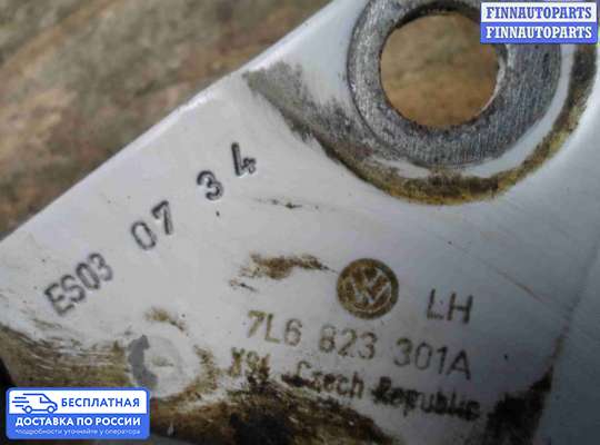 Петля капота на Volkswagen Touareg I (7L)