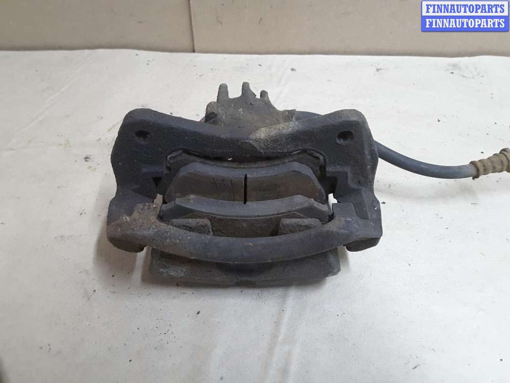 Задний суппорт мицубиси каризма. Суппорт задний каризма 2003. Митсубиси каризма суппорта. Суппорта митсубиси спейс вагон 1997г 2. Скобы переднего суппорта мицубиси.