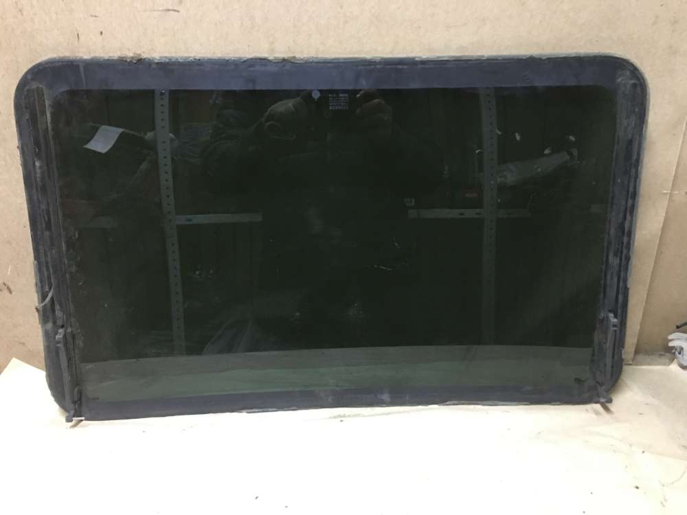 люк рено. люк рено. люк рено твинго. шторка люка рено сценик 1. рено логан 2 люк на крышу.