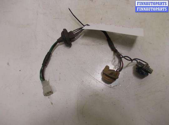 проводка заднего фонаря MZ592684 на Mazda 323 (BA) 323C/ 323F/ 323S/ 323P