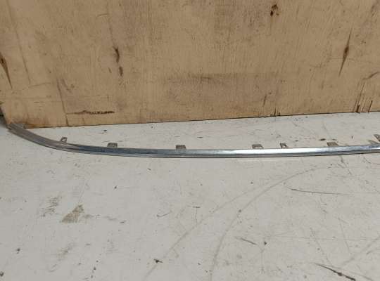 купить Молдинг решетки радиатора на Volkswagen Touareg II (7P)