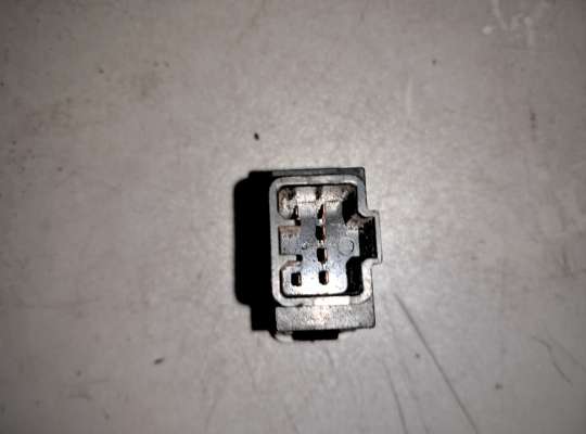 купить Кнопка обогрева заднего стекла на Hyundai Galloper II